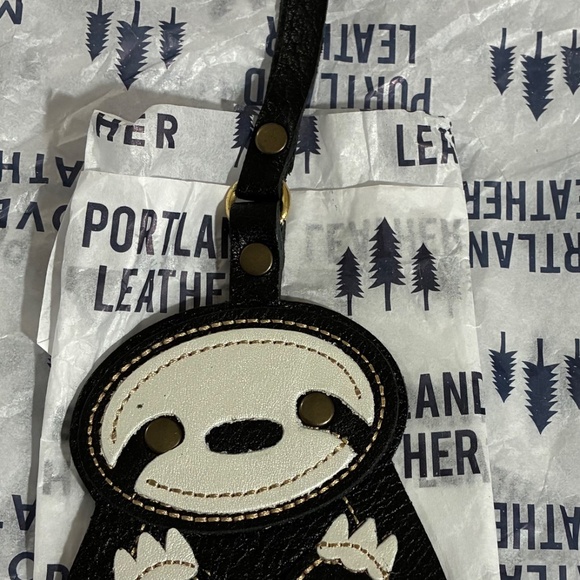 PEBBLED BLACK Portland Leather Sloth KEYCHAIN Charm FAST SHIP NEW - Picture 4 of 4
